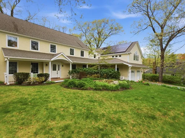 9 Woodcliffe Rd, Lexington, MA 02421