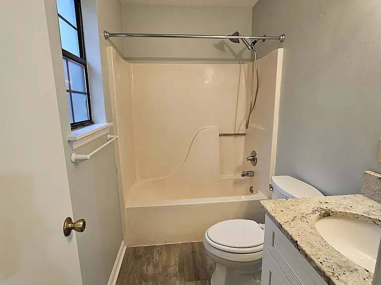 8224 Hunters Ridge Trl — Photo 27