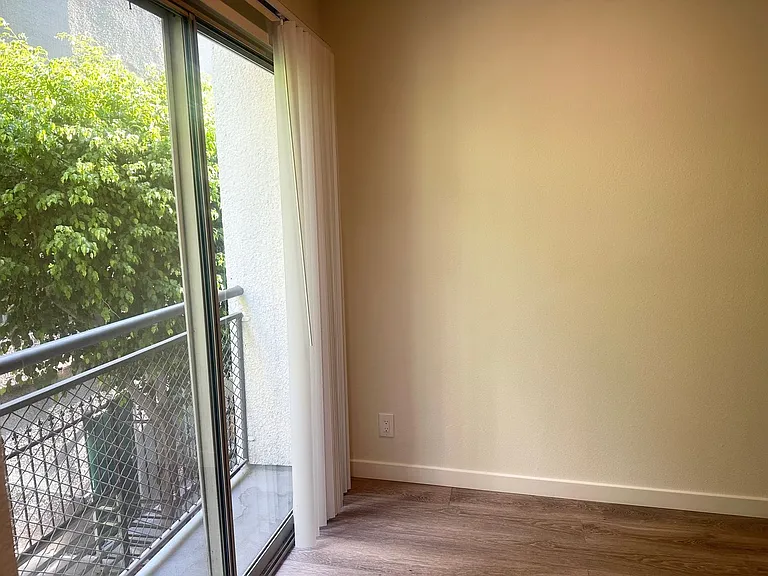1234 Las Palmas Ave — Photo 19