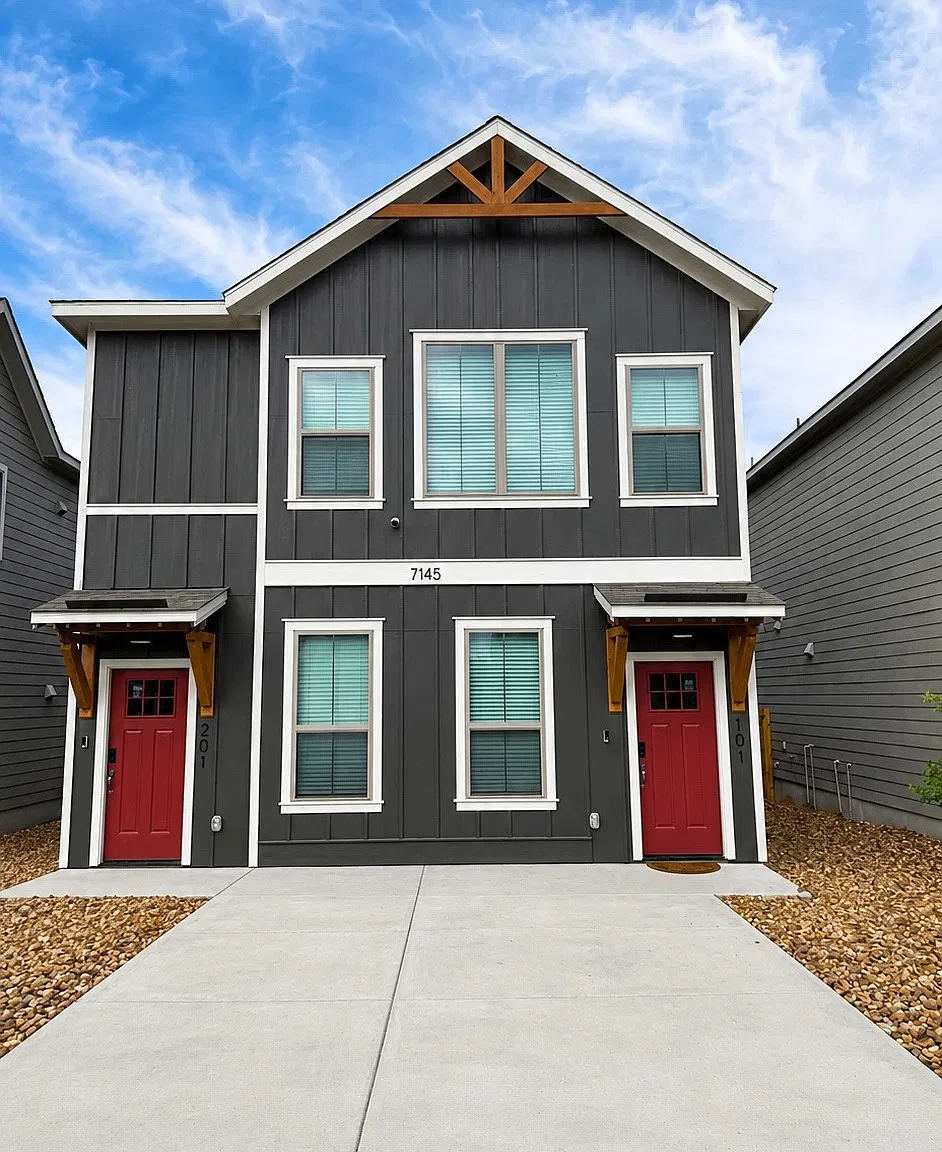3 bed, 1300 sqft, $2,750 — Photo 1