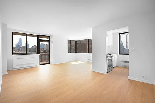 124 W 60th St Photo 1
