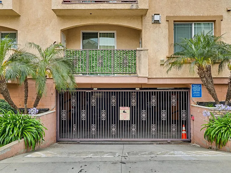 5132 W Maplewood Ave #202 — Photo 48