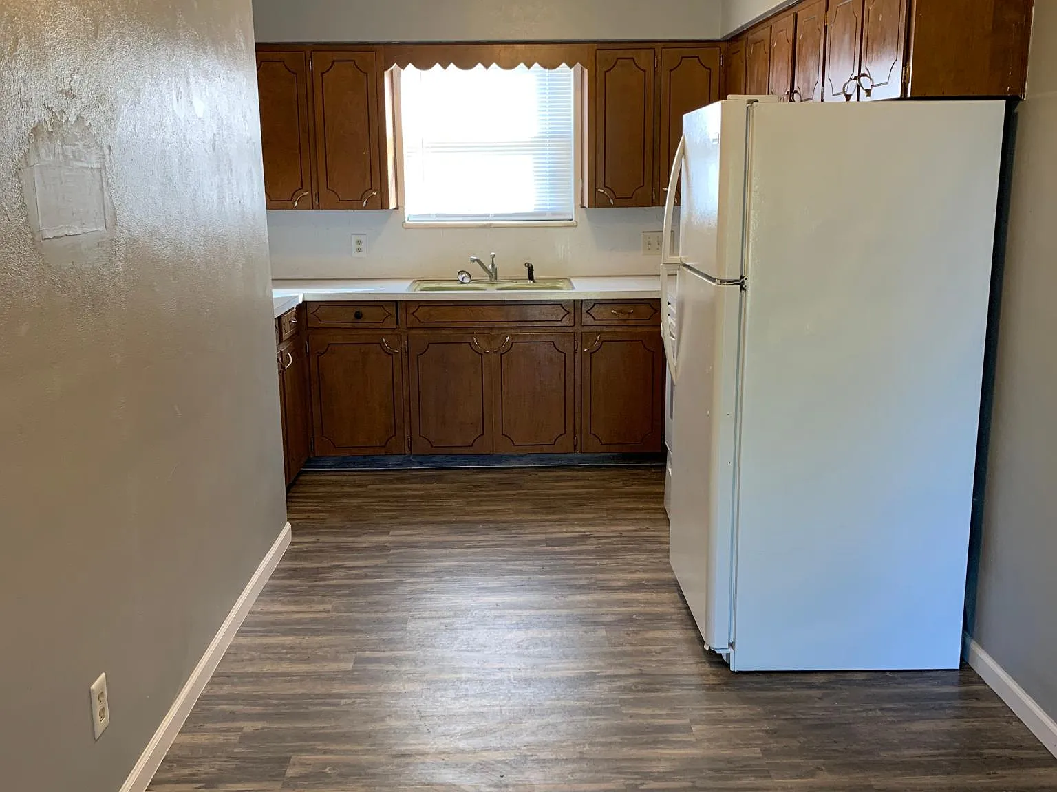 713 Oak St — Photo 3