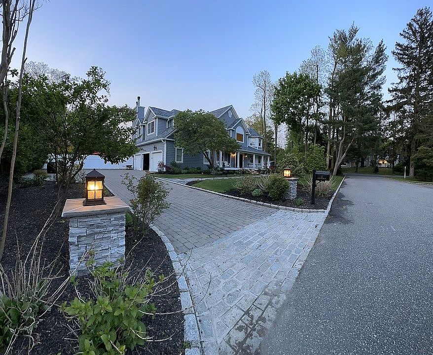 2nd image of 1 Chuck Hollow Ct