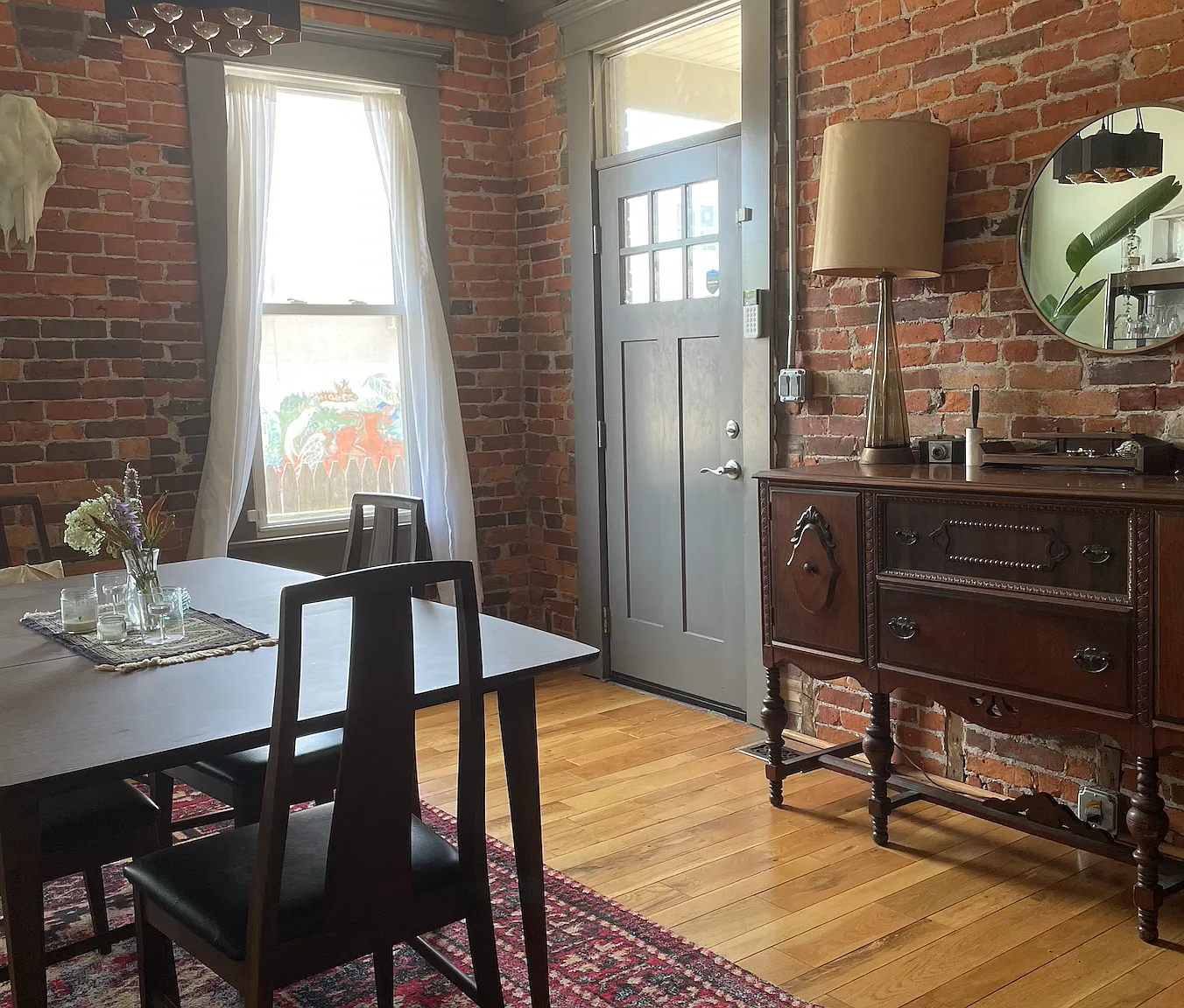 4 bed, 2.5 bath, 2030 sqft, $2,550 — Photo 3