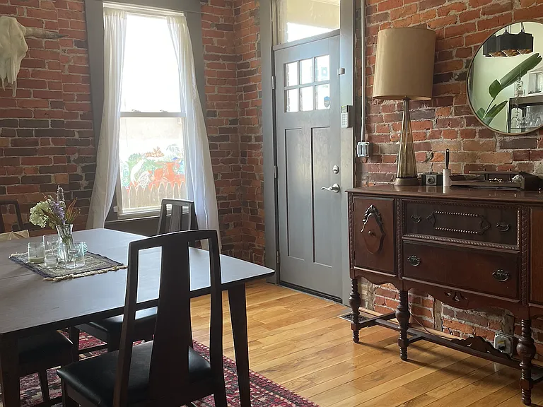 927 E Livingston Ave — Photo 3