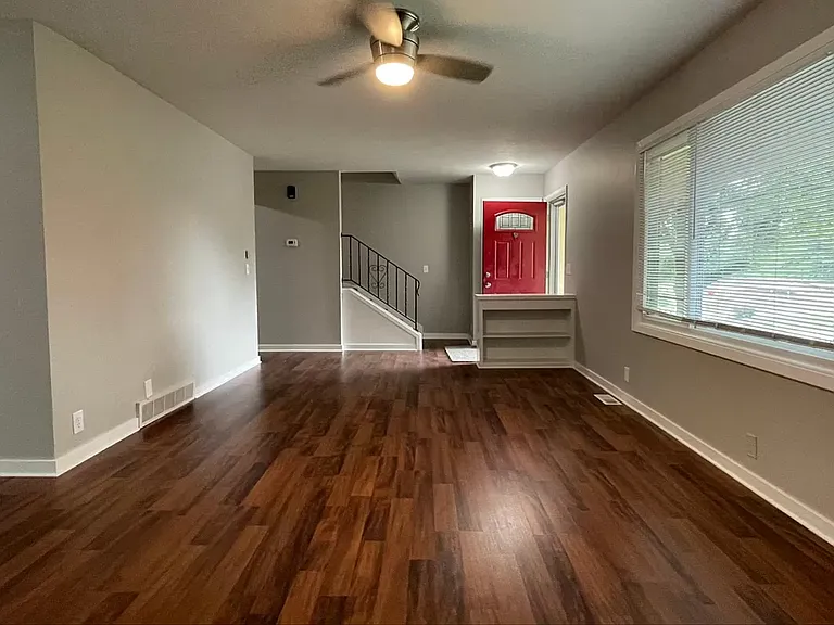 9610 Spaulding St — Photo 3