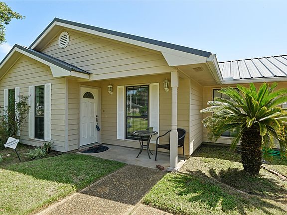 4th image of 746 Live Oak Dr
