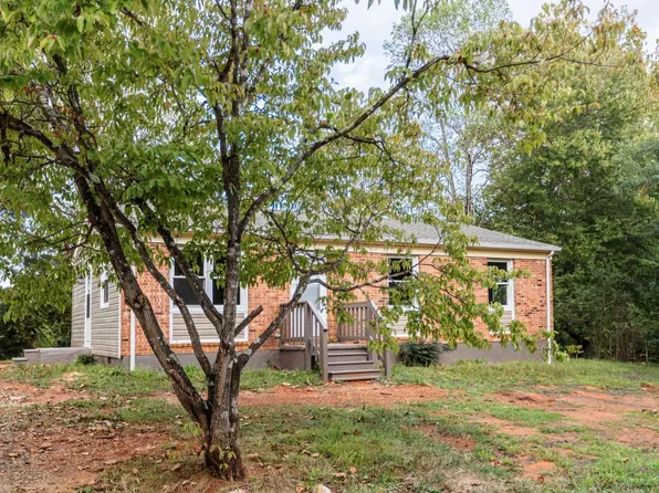 329 Stevens St, Appomattox, VA 24522