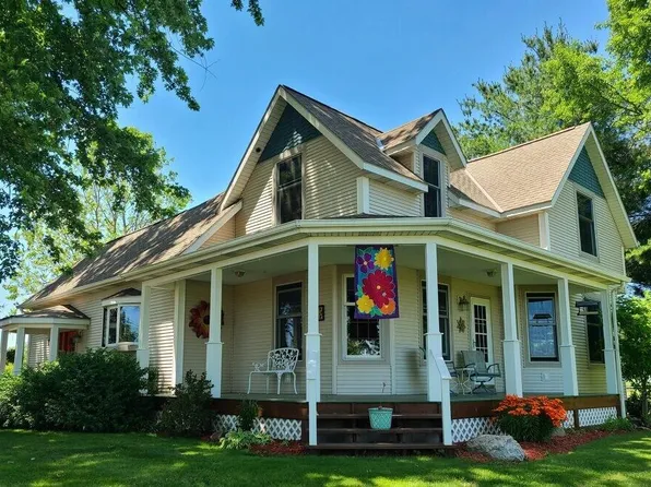 3704 56th St, Hamilton, MI 49419