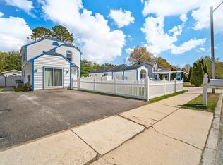 118 Constitution Dr, Egg Harbor Township, NJ 08234