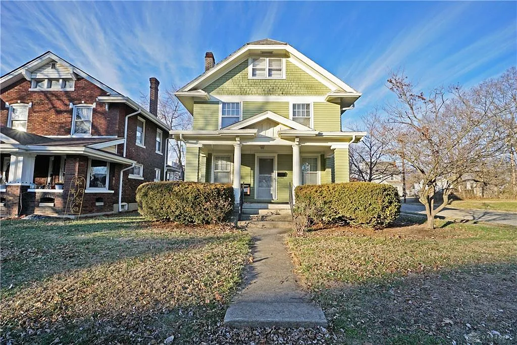 2307 Linden Ave photo 1