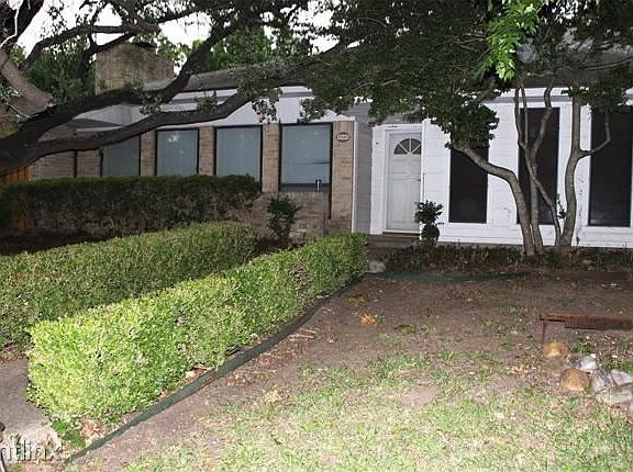 2nd image of 3925R Bosque Dr