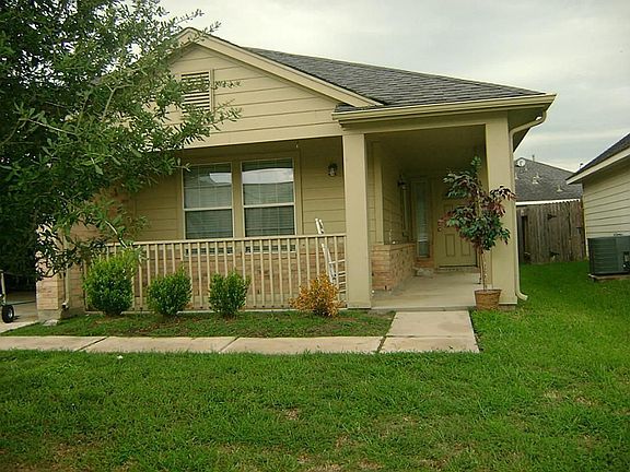 4th image of 19754 Cozy Cabbin Dr