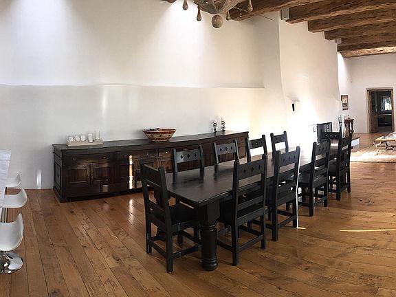 Dining, sits 10-12