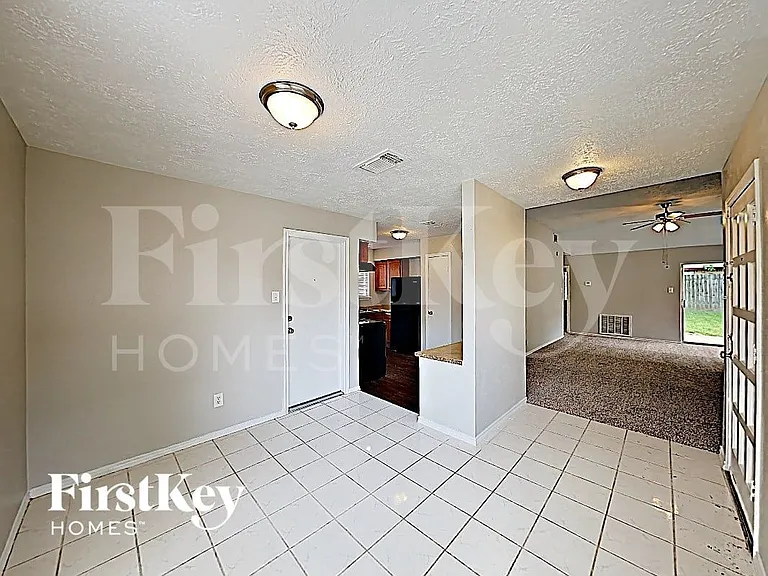17326 Davenway Dr — Photo 6