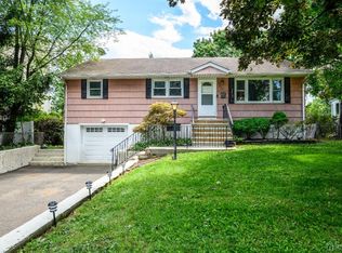 577 Old Post Rd, Edison, NJ 08817