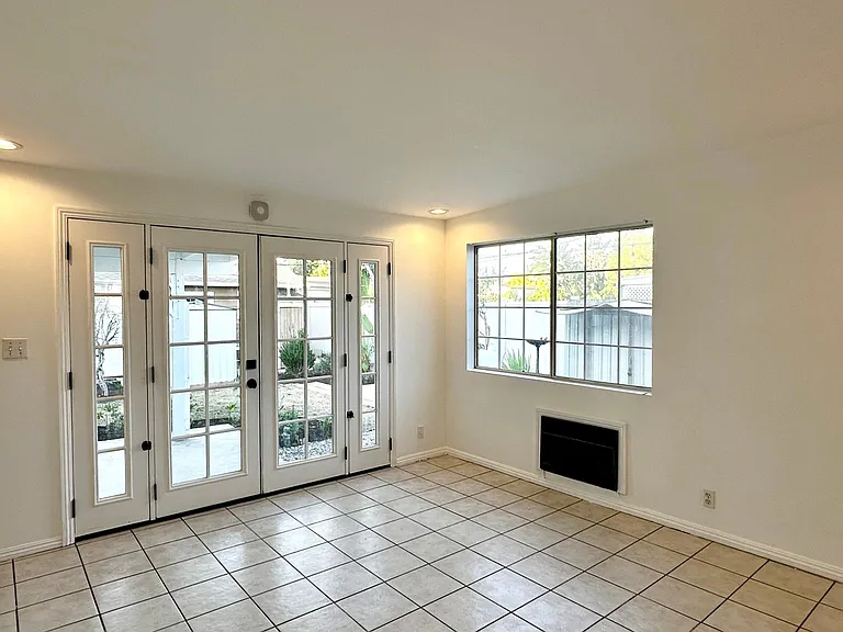 2133 N Buena Vista St — Photo 15