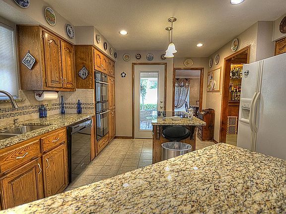 4th image of 730 Forest Ln