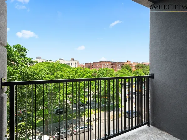 265 Ocean Parkway image 11 of 11