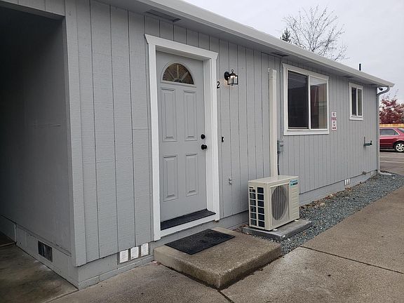 2nd image of 744 W 11th St #744.2
