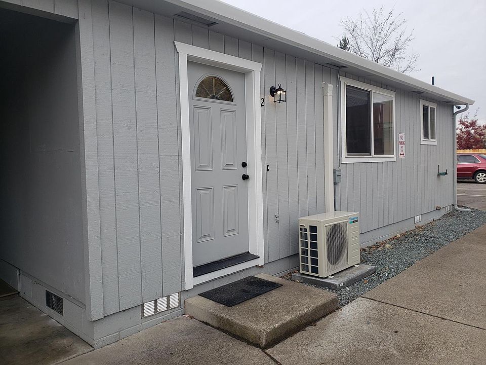 1st image of 744 W 11th St #744.2