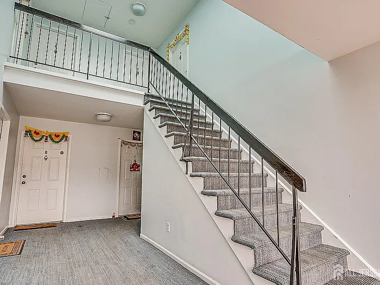 1 bed, 1000 sqft, $2,100 — Photo 2