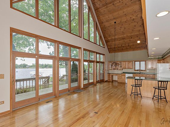 4th image of 33736 N Lake Shore Dr