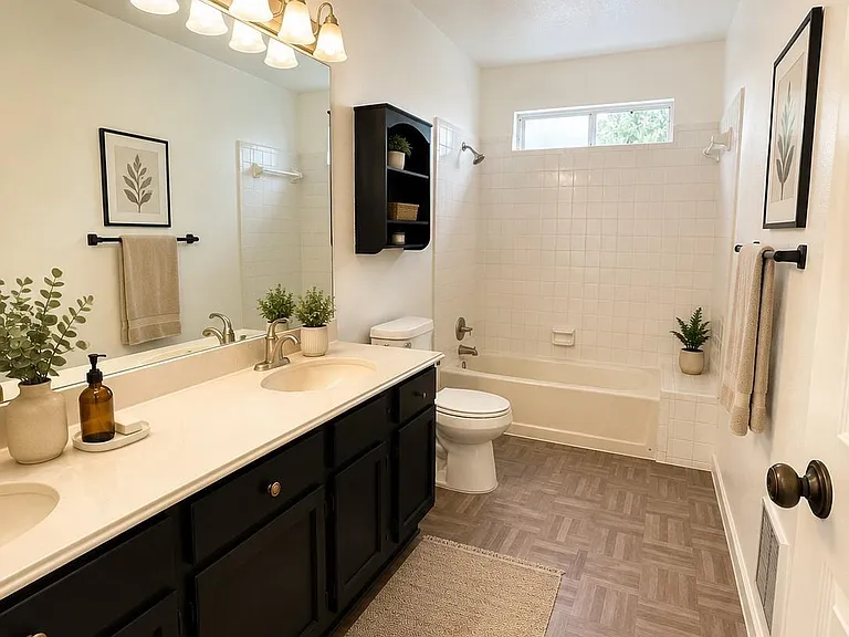 9011 Tavenor Ln — Photo 12