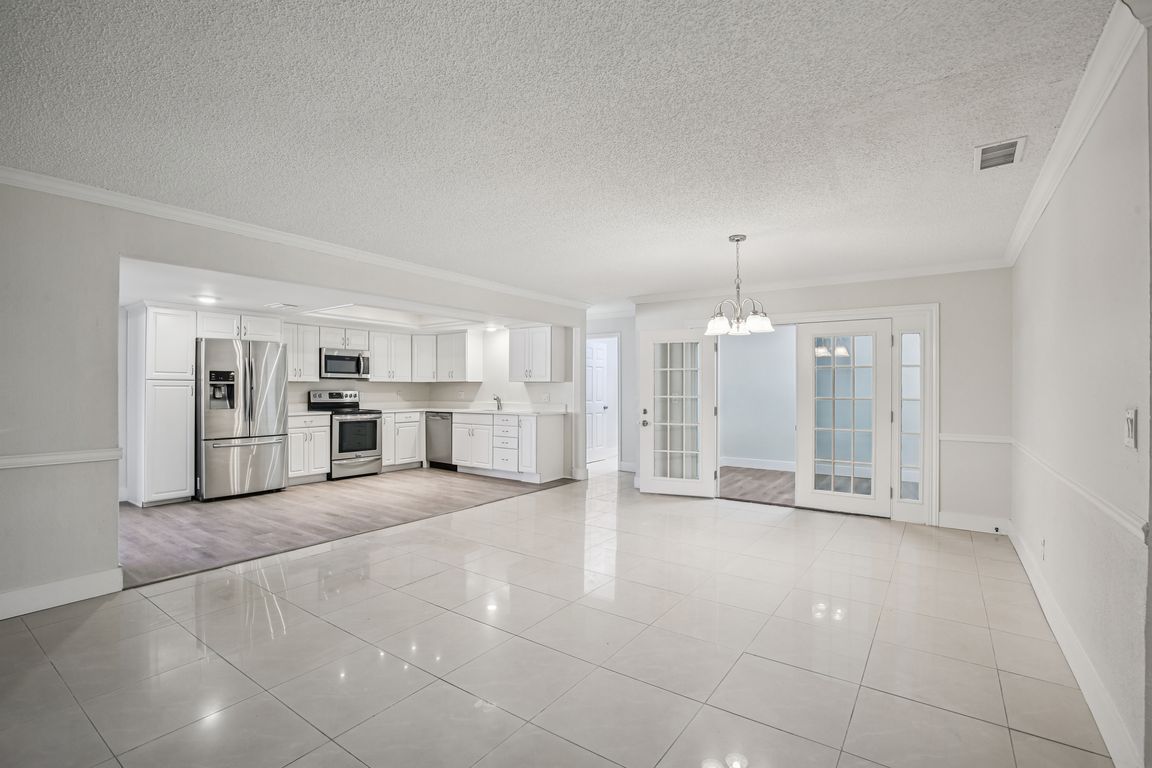 Heron Cir-S1510-011.jpg