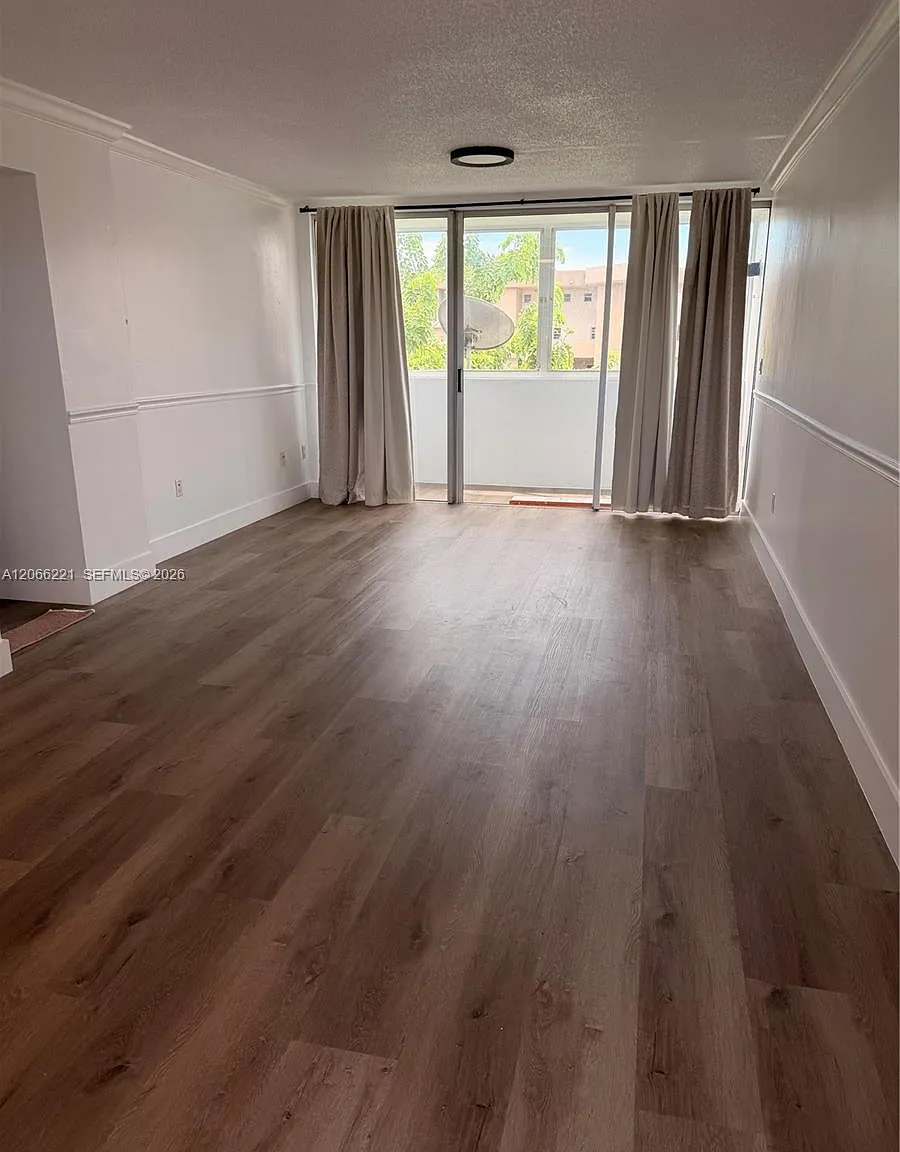 Pinebark Condo No 2 - Bld — Photo 1