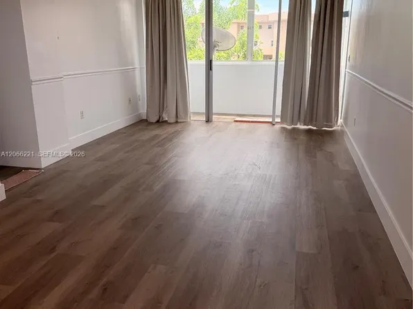 840 NW 87th Ave APT 406, Miami, FL 33172