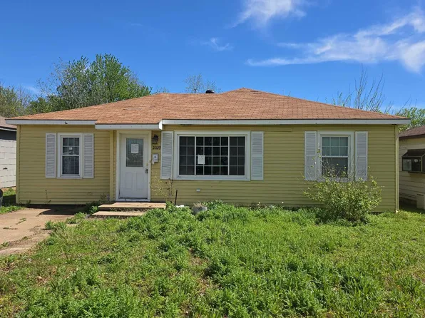 2029 N 4th St, Ponca City, OK 74601