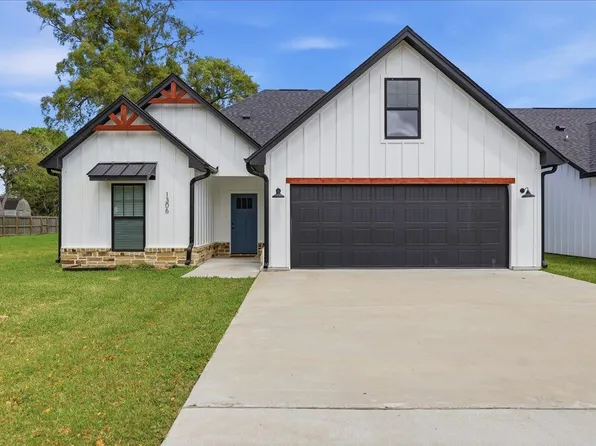 1306 Bowlin Ave, Pt Neches, TX 77651