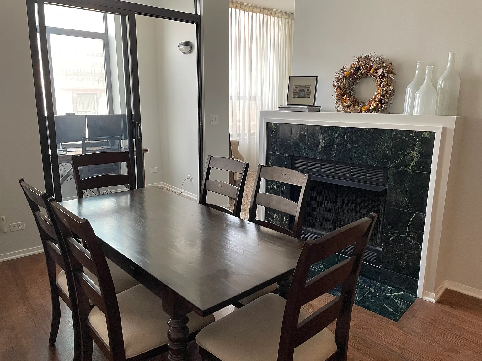 1 bed, 1027 sqft, $2,550 — Photo 2