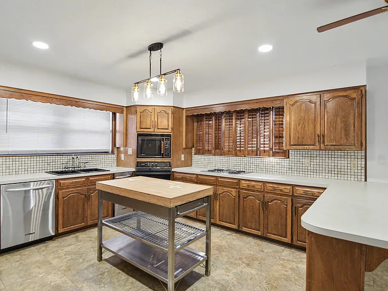 605 Pecos Trl — Photo 5