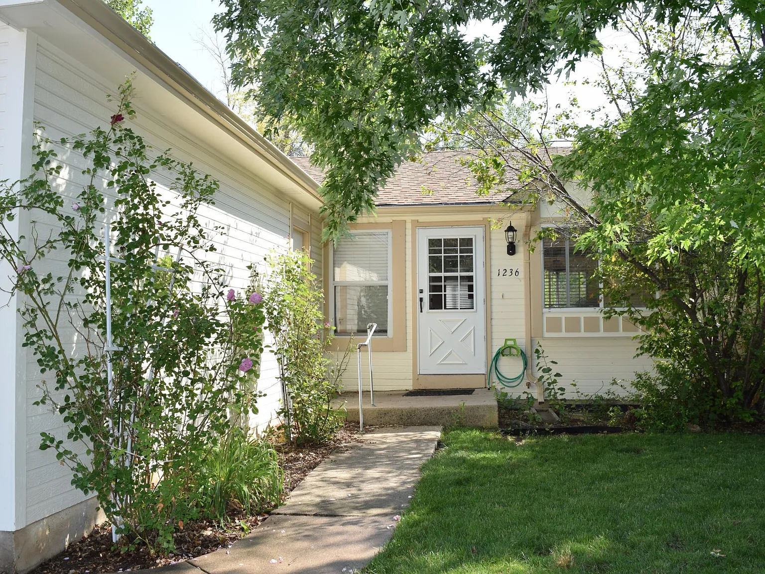 4 bed, 1790 sqft, $2,575 — Photo 2
