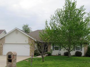204 Shady Acres Cir, Nixa, MO 65714