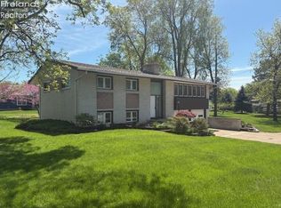 3737 N Karwood Dr, Port Clinton, OH 43452