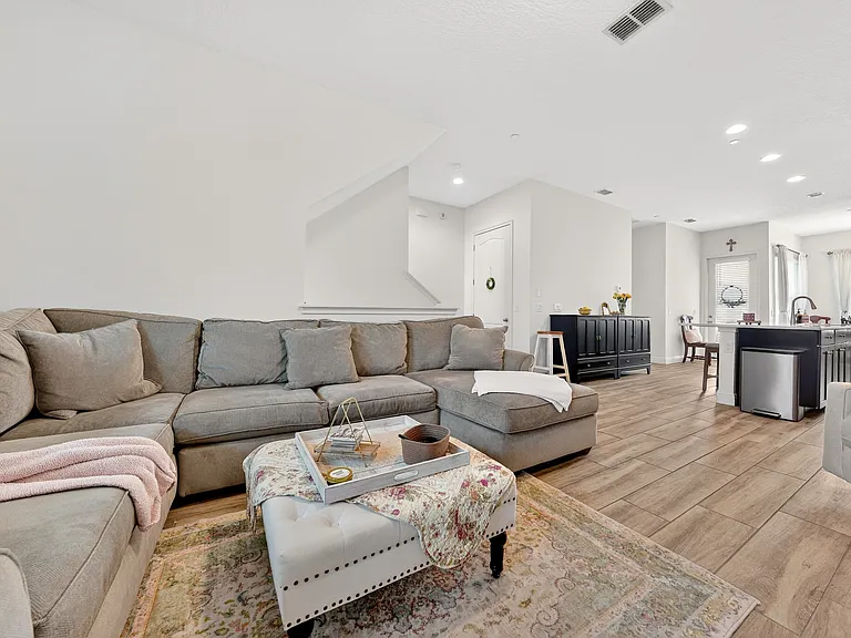 8412 Karrer Ter — Photo 15