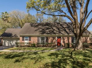 319 Hickory Ridge Dr, Seabrook, TX 77586