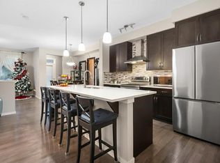 802 N Walden Dr SE, Calgary, AB T2X 2J3