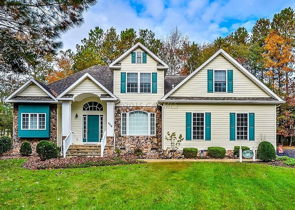 406 Charlotte Court Front of Home