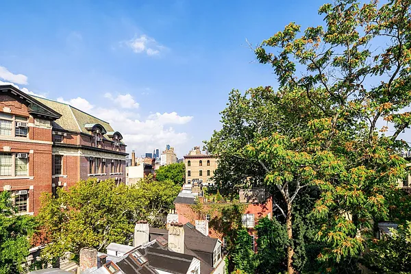 Sold by Compass | media 12