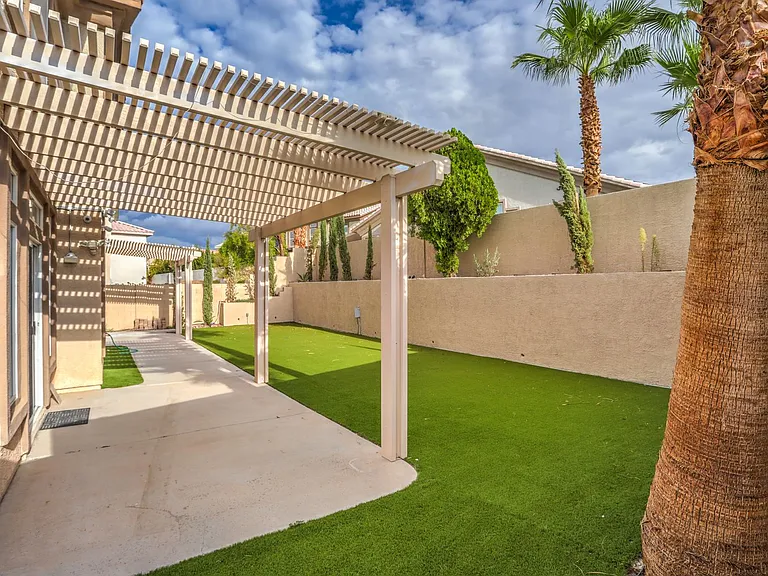 8910 Minsk Ct — Photo 38