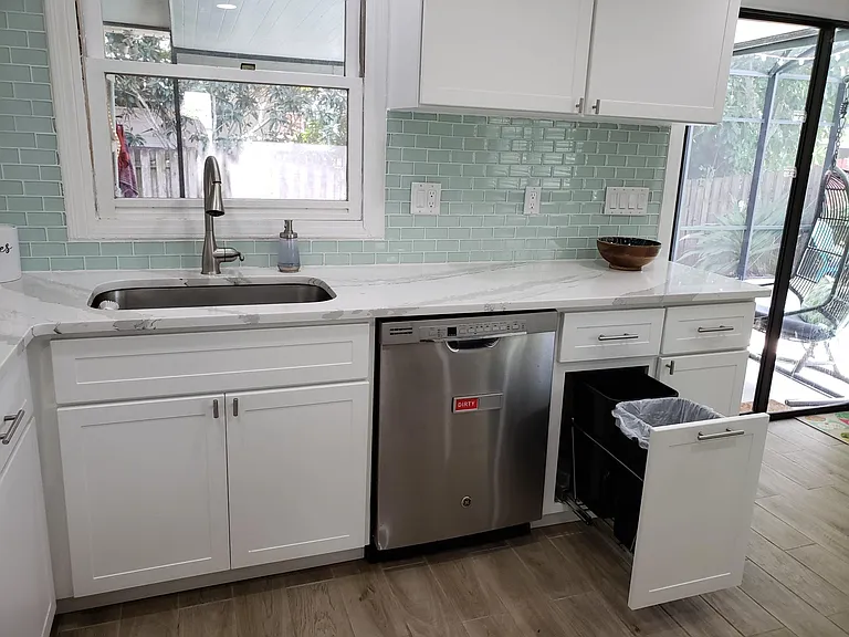 1074 Citrus Ave NE — Photo 5