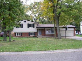 1173 Trotwood Ln, Flint, MI