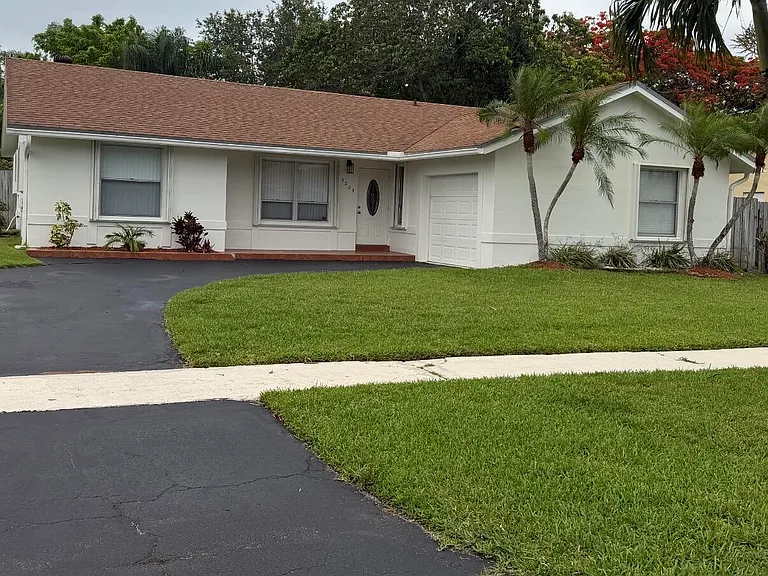 9209 Southampton Pl — Photo 1