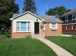 702 N Dryden Ave, Arlington Heights, IL 60004