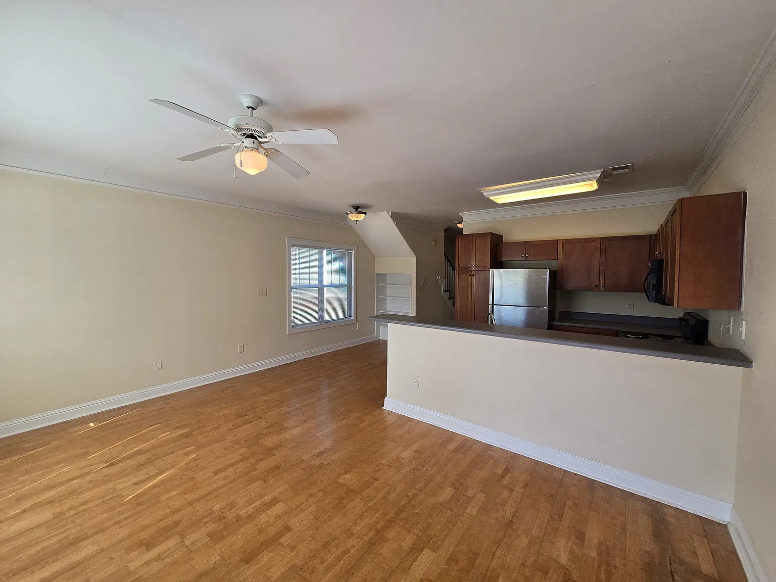 3 bed, 1351 sqft, $3,080 — Photo 4
